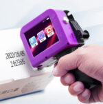 Imprimanta Portabila Inkjet de Mana cu Cerneala Uscare Rapida, Touchscreen, Imprimare Logo, Cod de Bare, Coduri QR, Pentru Suprafete Multiple, Dimensiuni Imprimare 2 - 12.7 mm, Roz